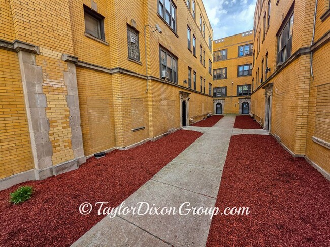 Photo - 4033 W Gladys Ave Unit 2S