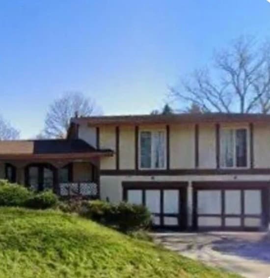 Building Photo - 2723 Stoneleigh Dr Unit 1 Rental