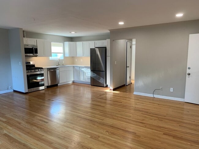 Living/Kitchen/Dining - 7107 Dartmouth Ave Unit 7107 Dartmouth