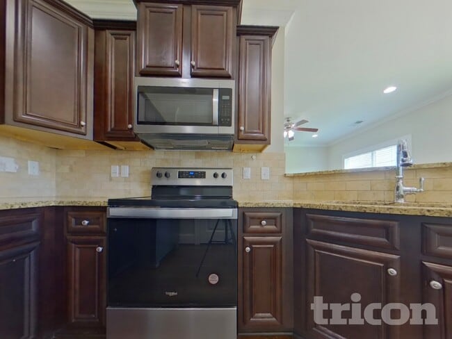 Photo - 432 Walking Ln