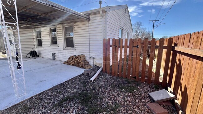 Photo - 4360 St Paul St