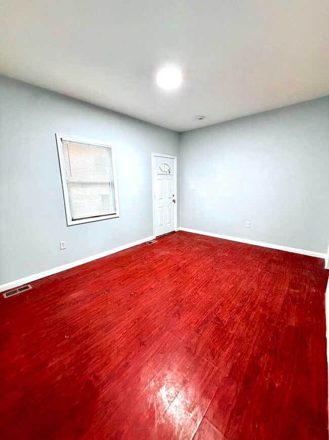 Photo - 735 Alabama Ave SE