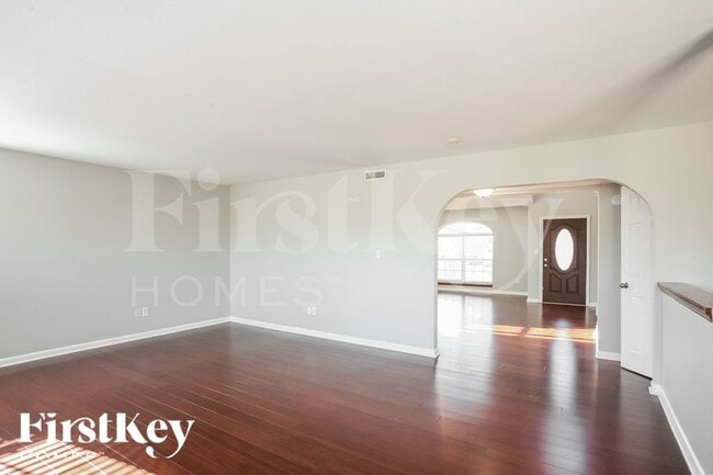 Photo - 8085 Lawrence Woods Blvd