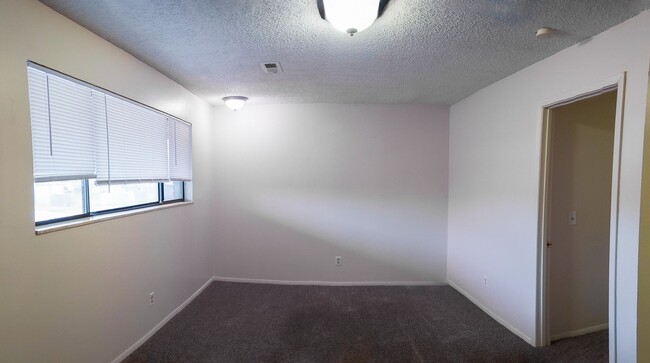 Photo - Valley View Apartments