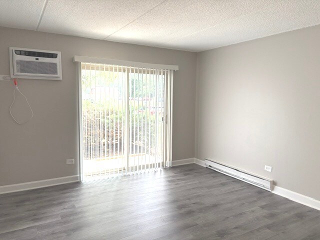 Photo - 230 Springhill Dr Unit 103