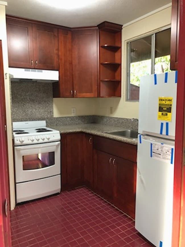 Building Photo - 605 Kaimana St