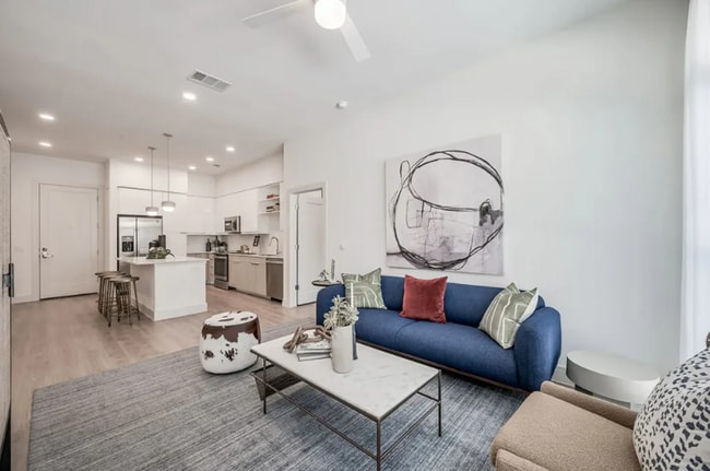 Photo - Your Urban Oasis Awaits Unidad RMCR