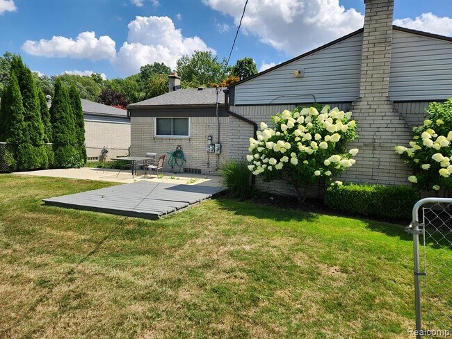 Photo - 30569 Westmore Dr