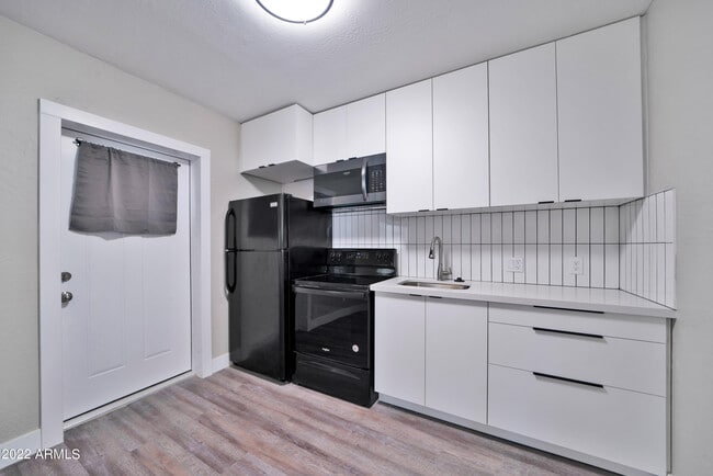 Photo - 6 E Linda Ln Unit D