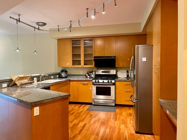 Photo - 1188 106th Ave NE Unidad 324 Rental