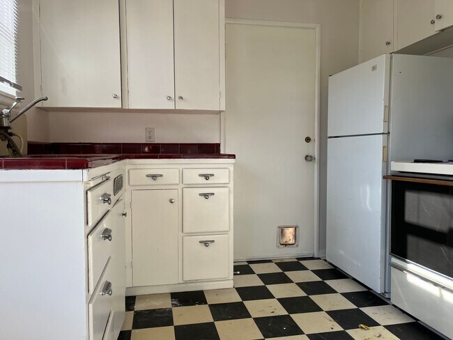 Photo - 2-Bedroom 1-Bath in South Tabor Unidad 3325 SE 53rd