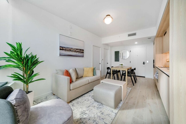 Photo - 225 N Miami Ave Unidad FL11-ID1391813P