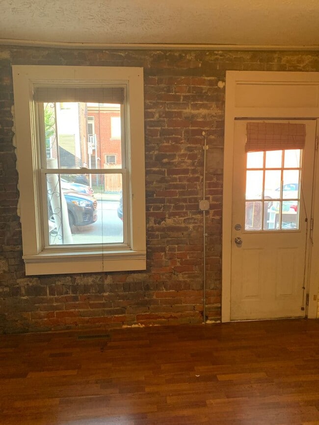 Photo - 4600 Plummer St Unit 1