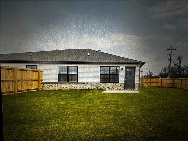 Photo - 6501 NW Vandergriff St