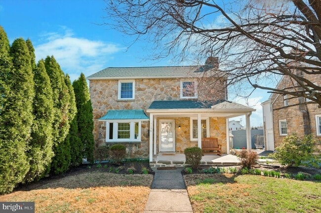 Photo - 1156 Garfield Ave House