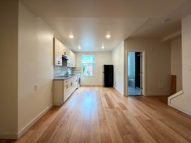 Photo - 2129 Pine St Unit 3F