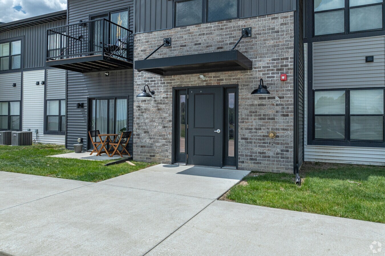 Entrance - The Atworth at Queenwood