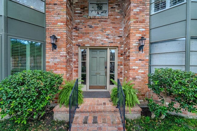 Building Photo - 6106 Averill Way Unit C