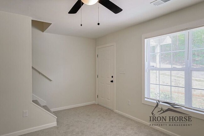 Photo - 105 Westchester Dr