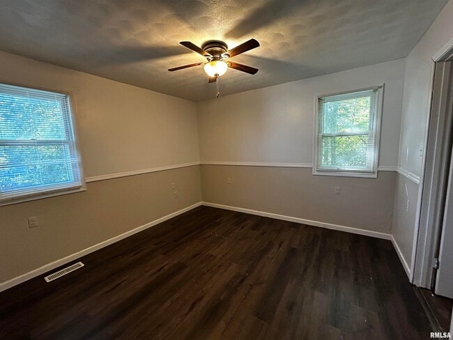 Photo - 126 Amsler St