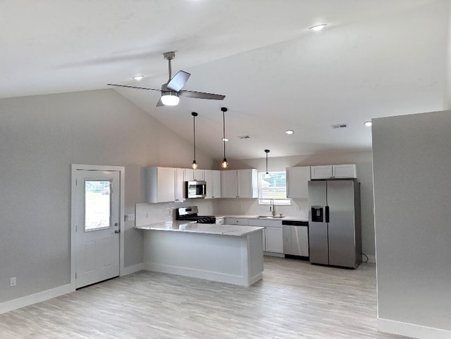 Photo - 4733 Basin St