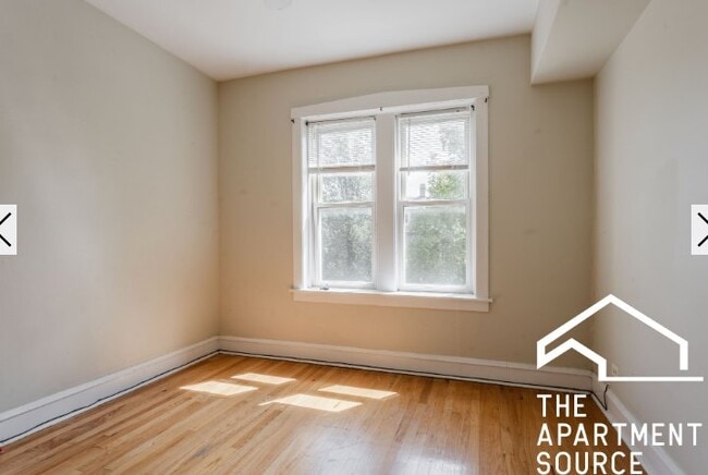 Photo - 3838 W George St Unit 2