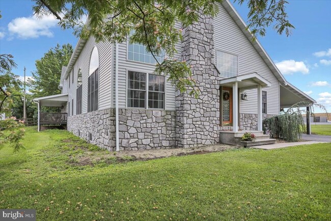 Building Photo - 2209 Shartlesville Rd Rental