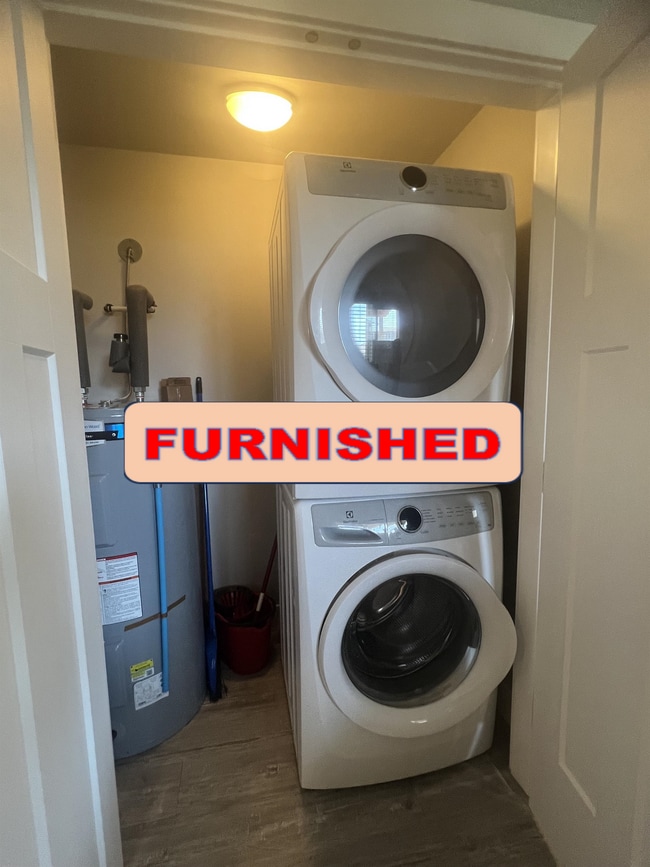 Photo - 8616-B-8685 85 St