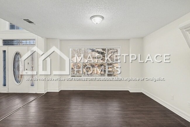 Photo - 205 Hunting Ct