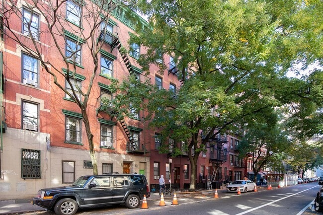 Photo - 234 W 16th St