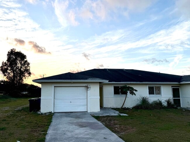 Building Photo - 318 Hightower Ave S