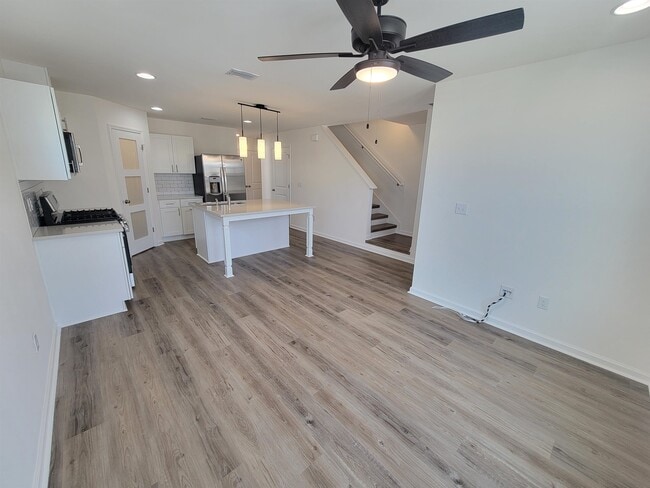 Photo - 1367 Landon Hills Dr