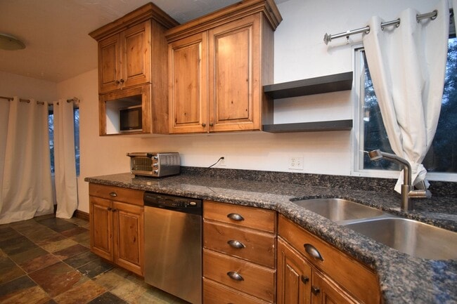 Photo - Bright & Updated 3 Bed Near Sugarhouse!!
