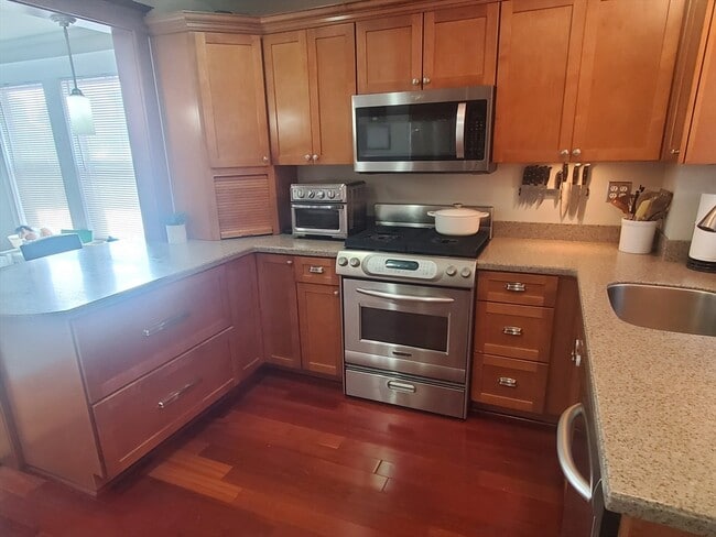 Building Photo - 1-3 Grayson St Unit 2 Rental