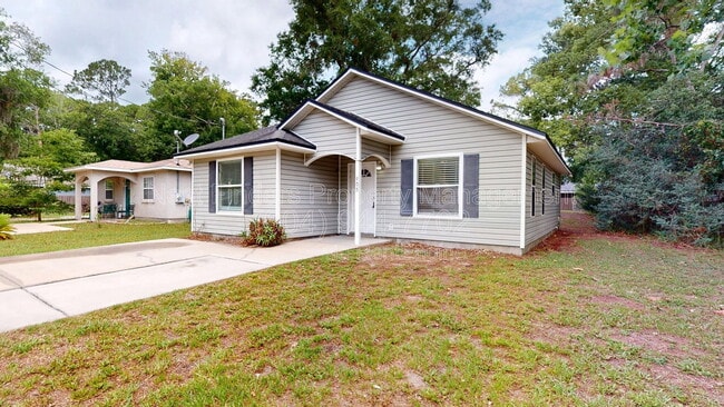Photo - 908 Helen St