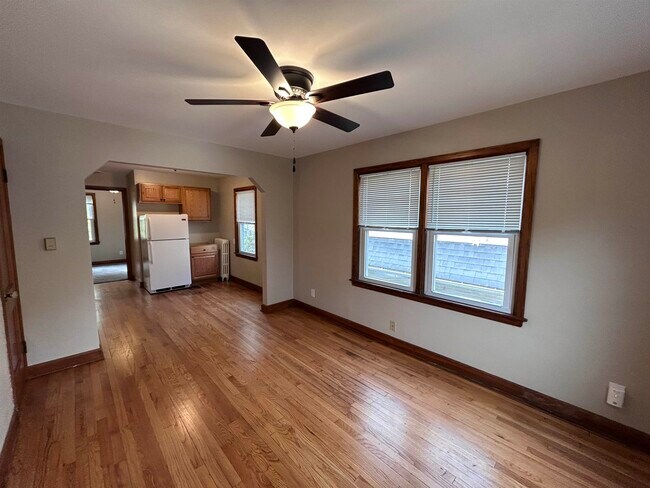 Photo - 2755 Union St