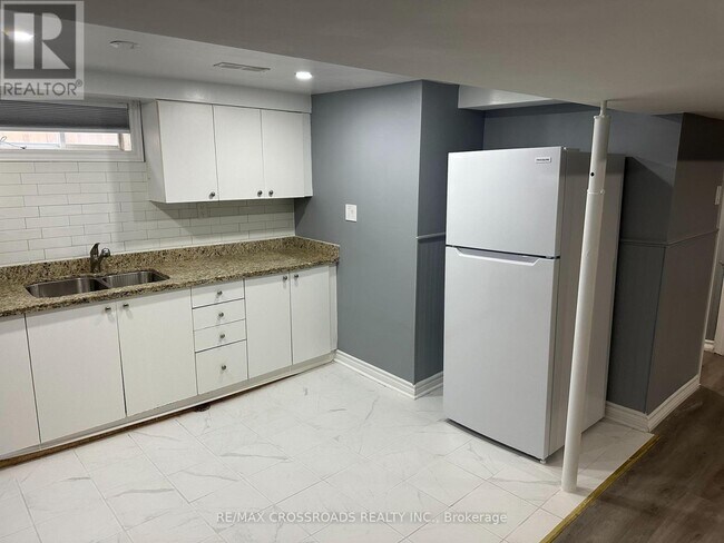 Photo - 466 Brimley Rd