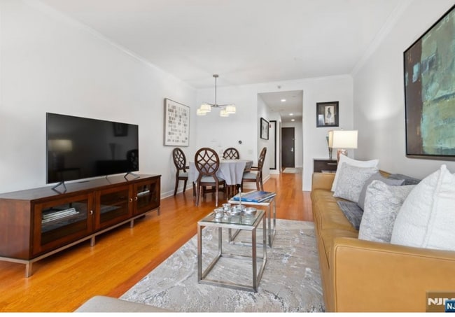 Building Photo - 1017 Hudson Park Rental