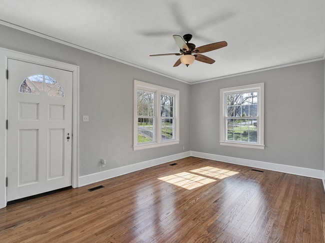 Photo - Charming 2 Bedroom Home with Fenced Yard in North Chattanooga!