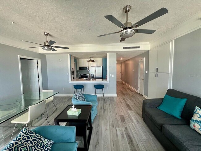 Photo - 750 N Tamiami Trl Unidad 1618