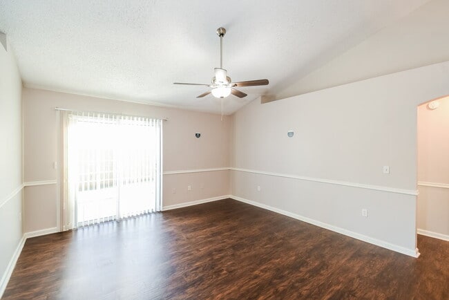 Photo - 2025 Hunters Trace Cir