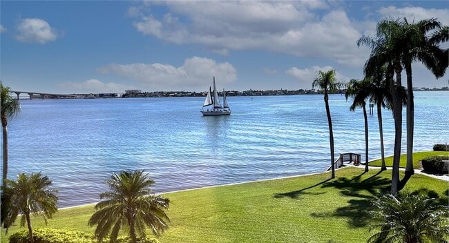 Photo - 6287 Bahia Del Mar Cir N Unidad 312