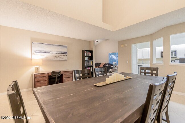 Photo - 11060 Wandering Oaks Dr