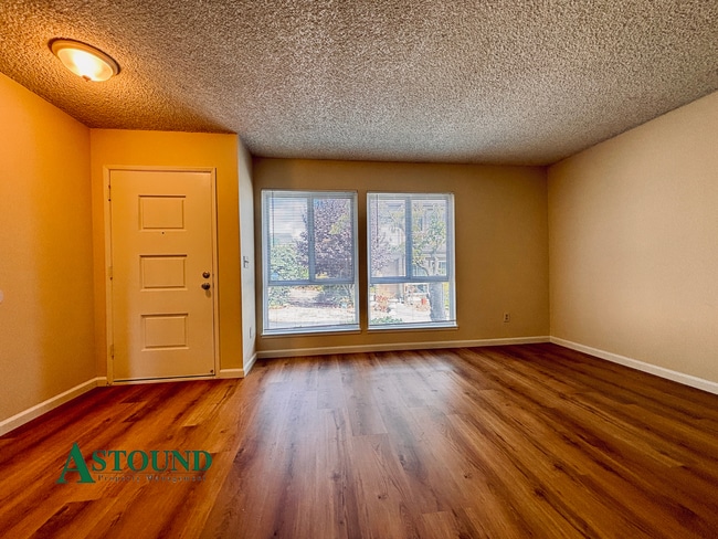 Photo - 1206 Marionola Way