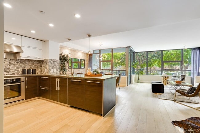 Building Photo - 420 Mission Bay Boulevard North Rental