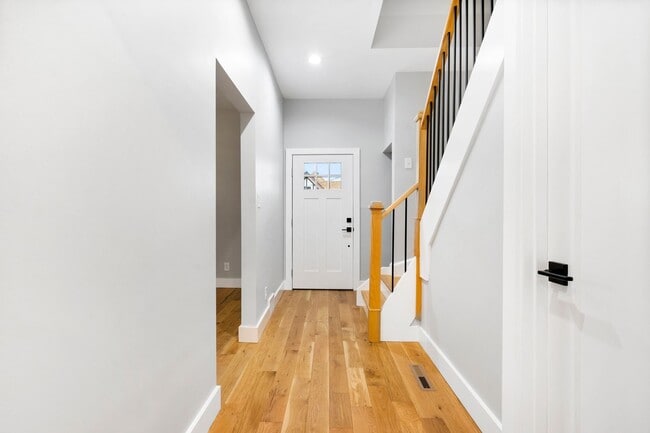 Photo - Beautifully Renovated 3 Bed/2.5 Bath Home in Mt Washington - Convenient Location