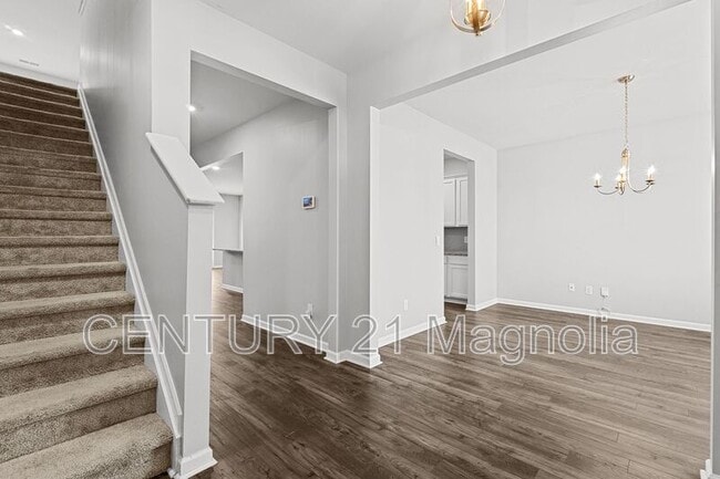 Photo - 552 Post Oak Ln