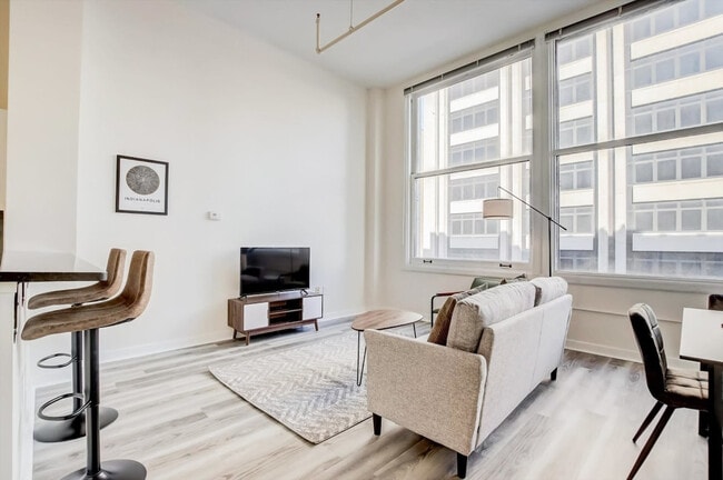 Photo - 125 W Market St Unit ID1014586P