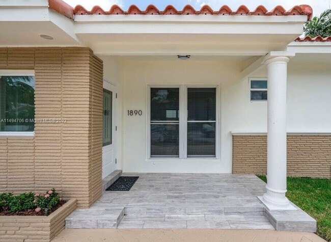 Photo - 1890 S Bayshore Dr