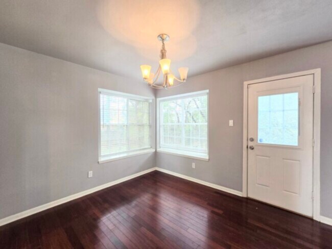 Photo - 5823 Timber Star